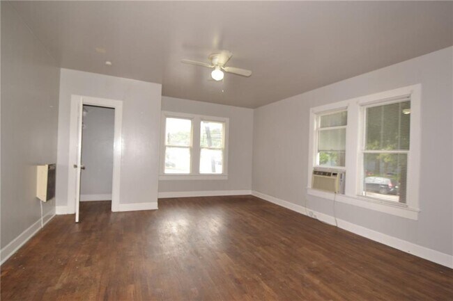 Foto del edificio - 915 W 21st St