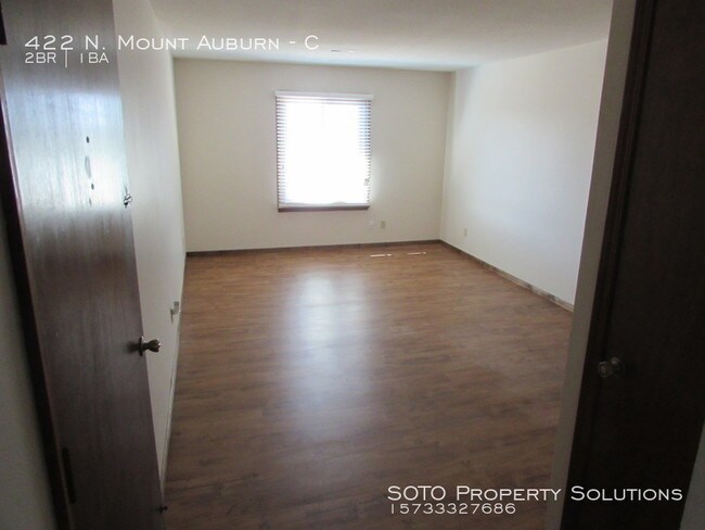 Building Photo - 2BD/1BA Second Level Apartment