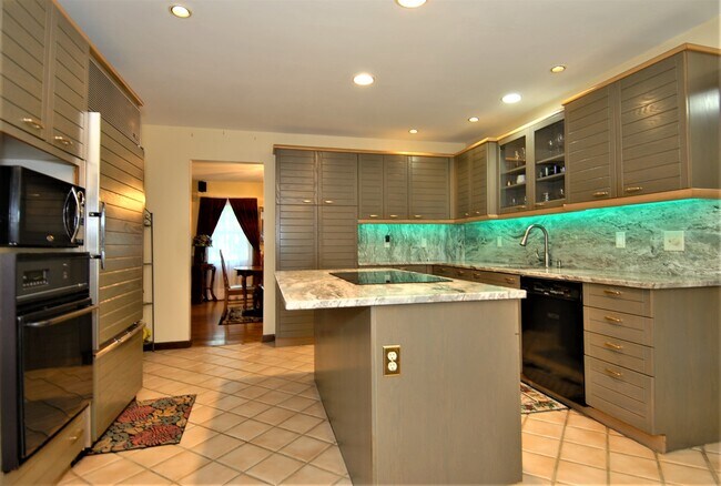Building Photo - 115 Wilmont Ct