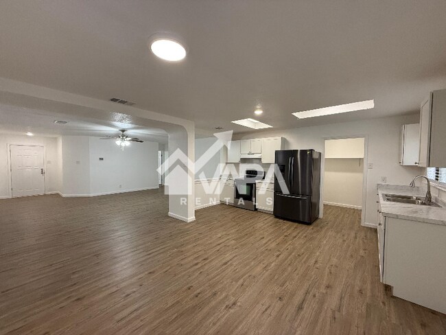 Photo - 7533 Foss Meadows House