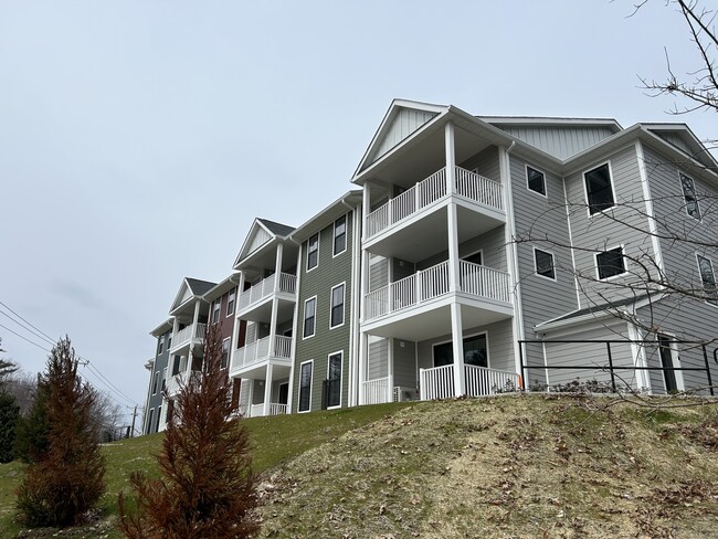 Building Photo - 401 Albany Turnpike