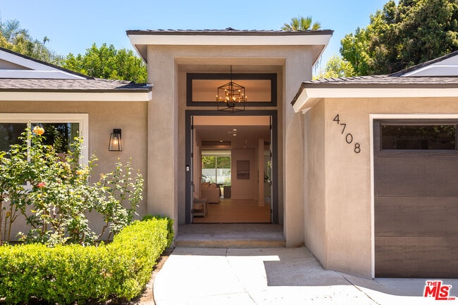Building Photo - 4708 Aqueduct Ave