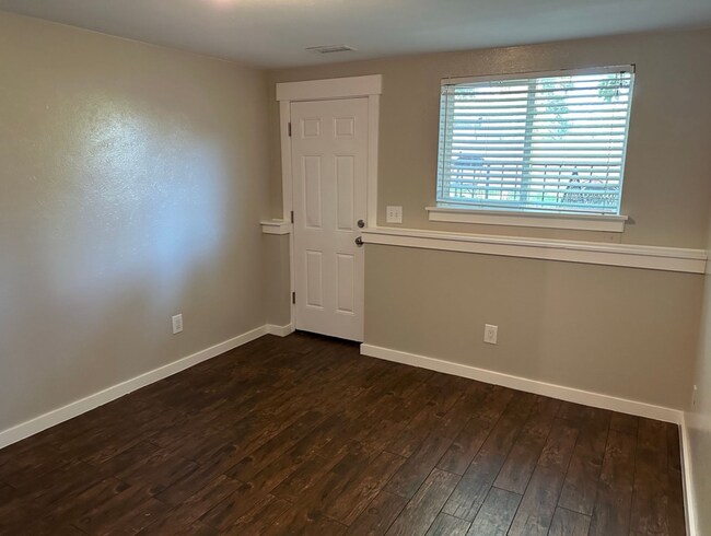 Foto del edificio - 5253 Meade St