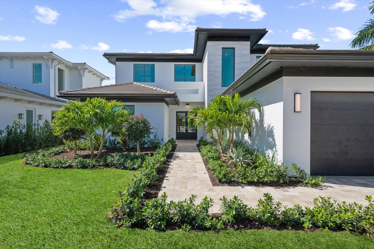 Foto principal - 3221 Blue Cypress Ln