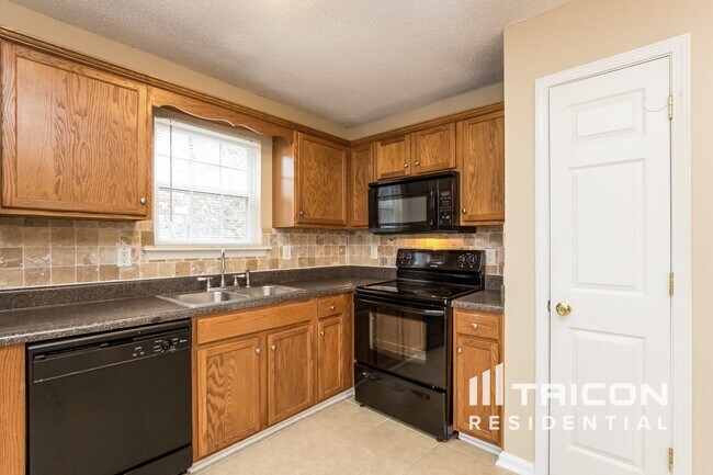 Foto del edificio - 142 Farmington Dr
