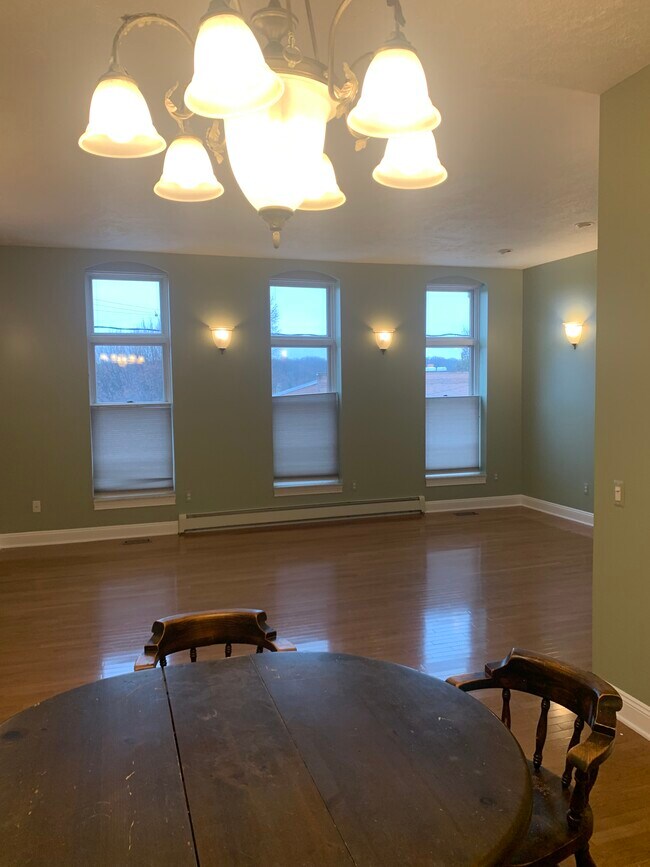 Comedor + Sala de estar - 661 Broadway