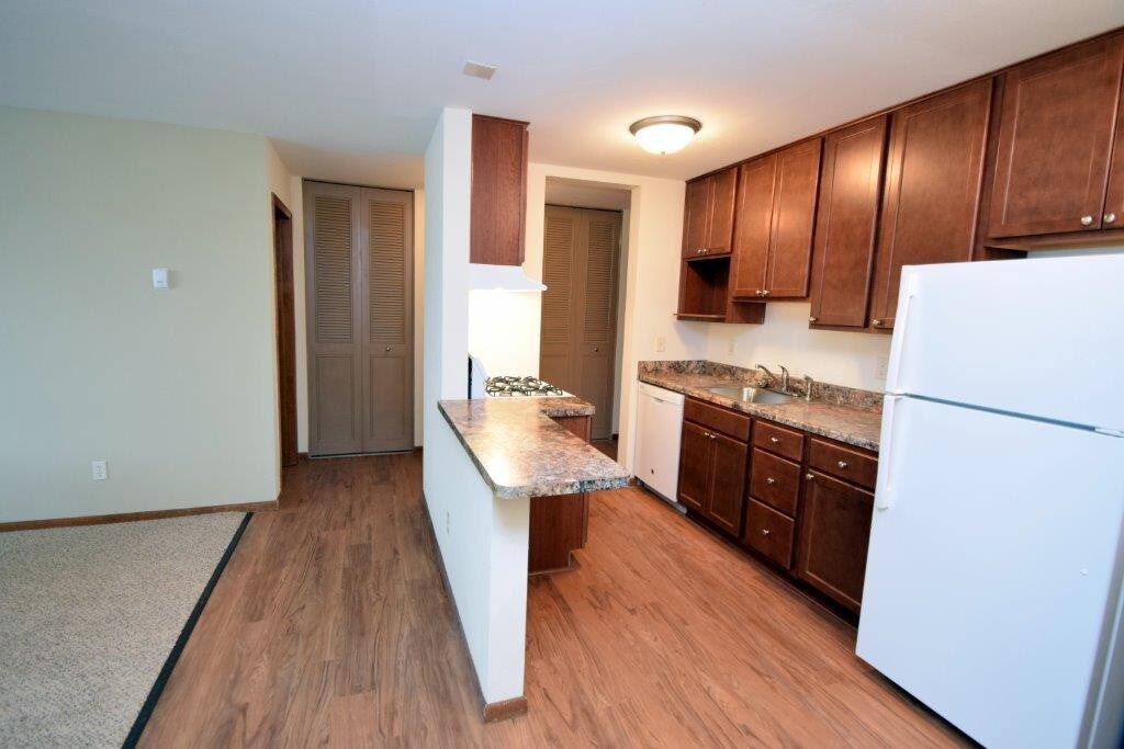 Queen Terrace Apartments Richfield, MN