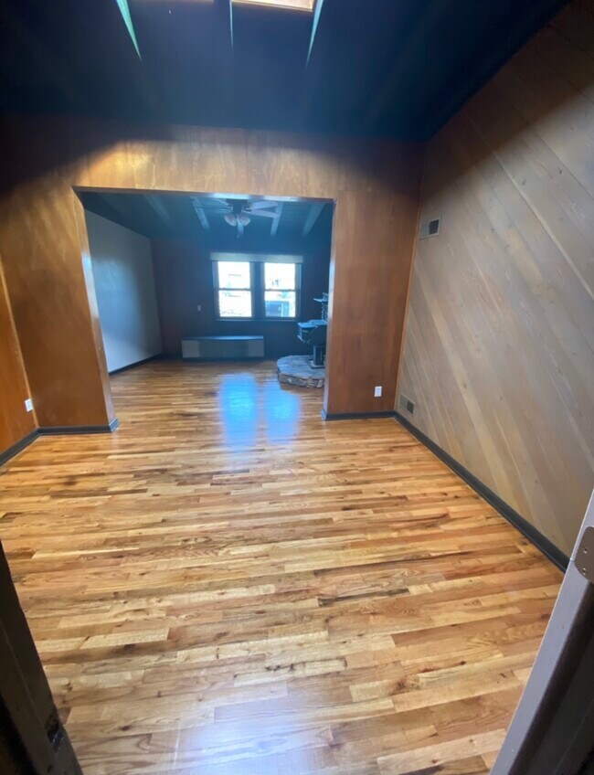 Foto del edificio - 6211 N College Dr