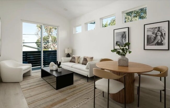 Building Photo - Modern Condo in Point Loma's Wooded Area