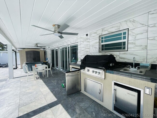 Foto del edificio - 2531 Gulfstream Ln