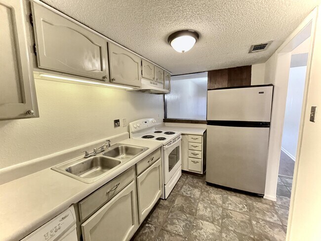 Building Photo - 4345 Carter Creek Pkwy