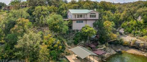 Building Photo - 830 Los Escondidos Rd
