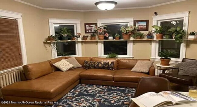 Building Photo - 1403 S Wanamassa Dr