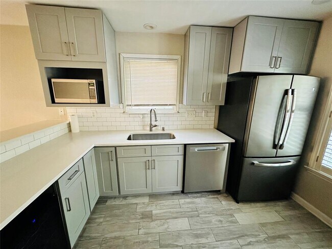 Foto del edificio - 13015 Garfield Ln