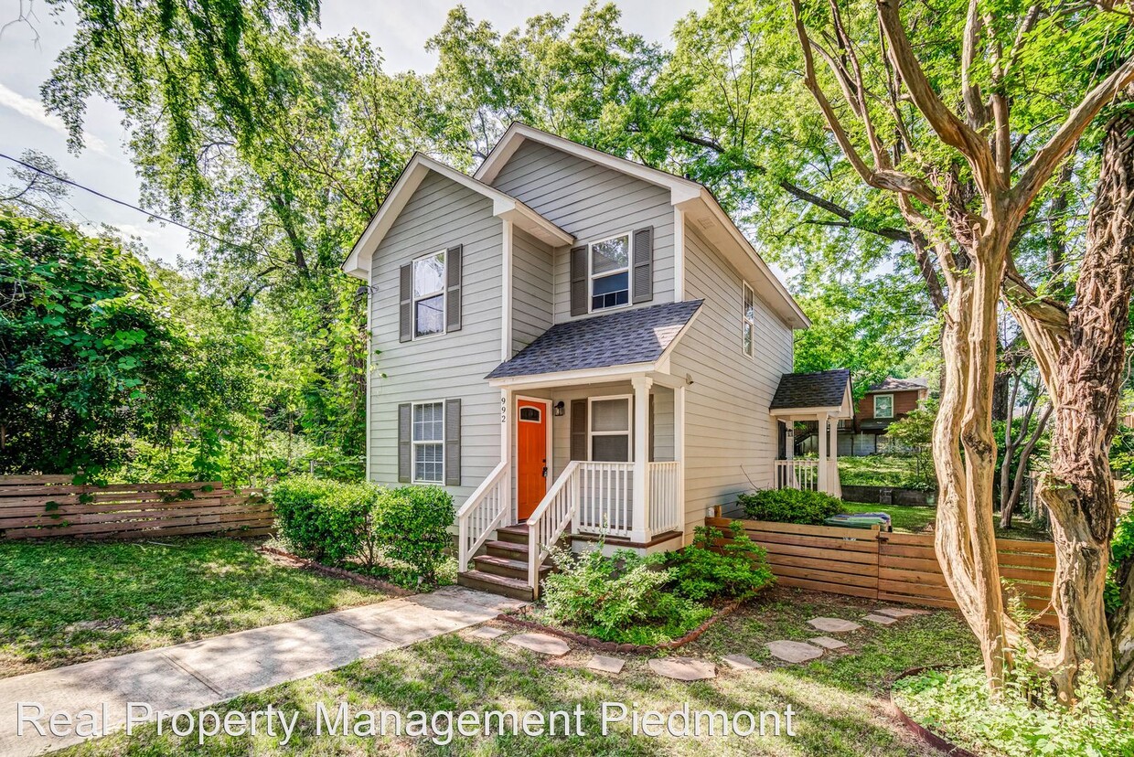 Primary Photo - 3 br, 1.5 bath House - 992 Parsons