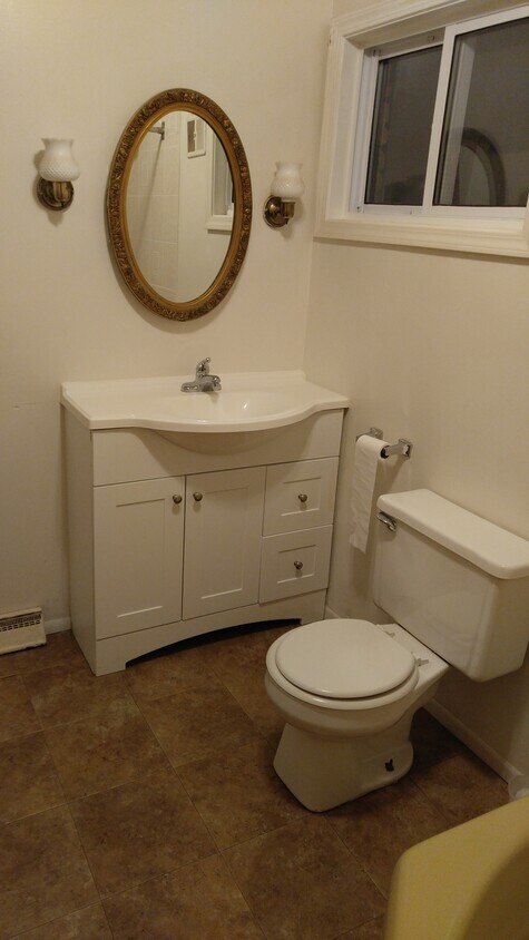 Foto principal - 6115 Brooklyn Rd