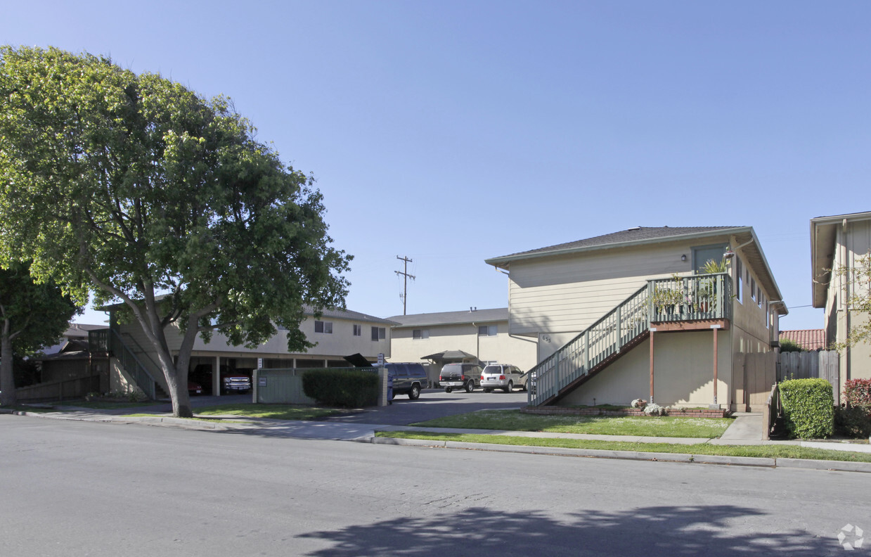 Primary Photo - Tahitian Village Annex