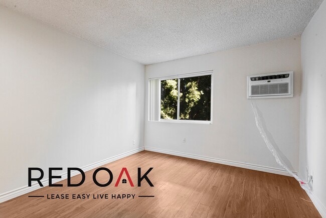 Foto del edificio - Fantastic One Bedroom with Lots of Natural...