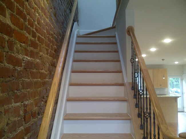 Building Photo - 1001 F St NE