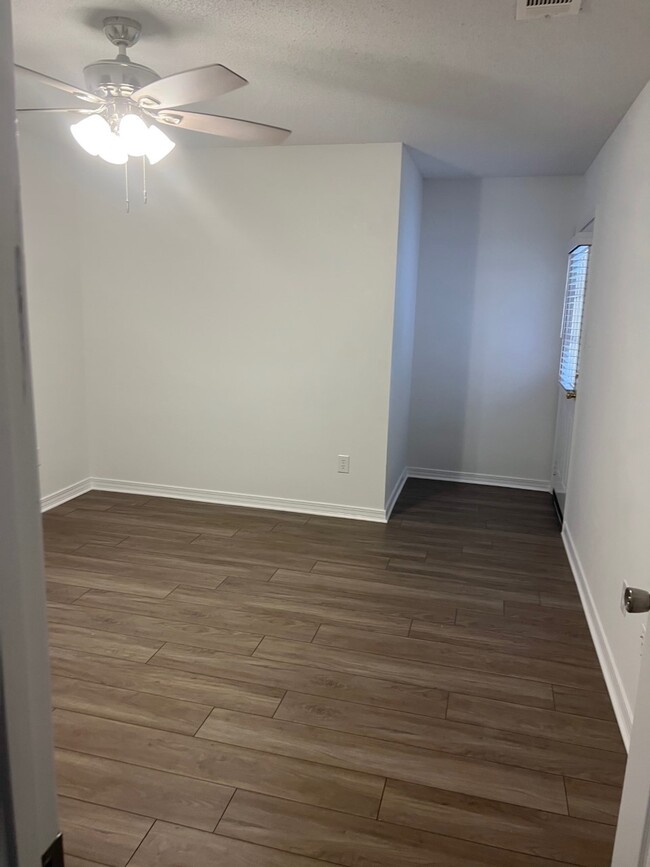 Building Photo - 1810 Tsuga Way