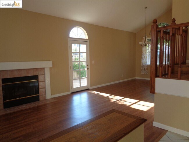 Building Photo - 1547 Rutherford Ln