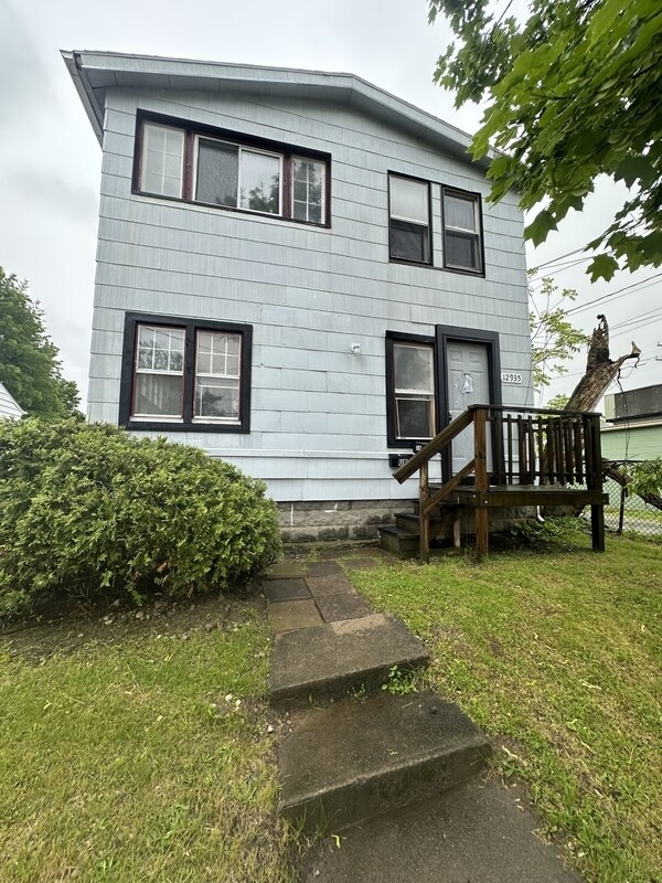 Foto principal - 12935 Mc Gowan Ave
