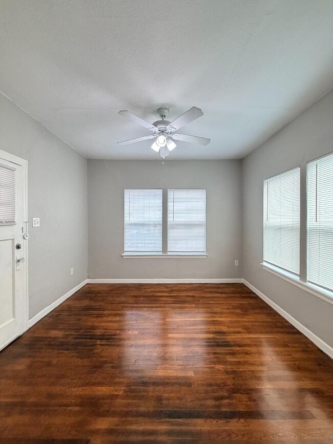 Building Photo - 2238 N Interstate 35