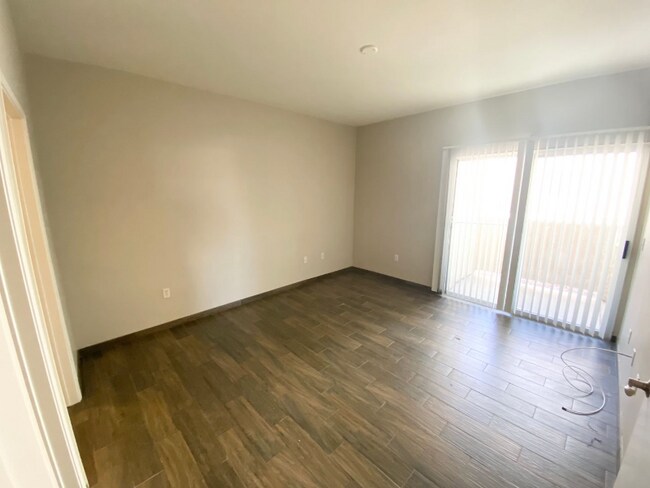 Building Photo - 1881 W Alexander Rd