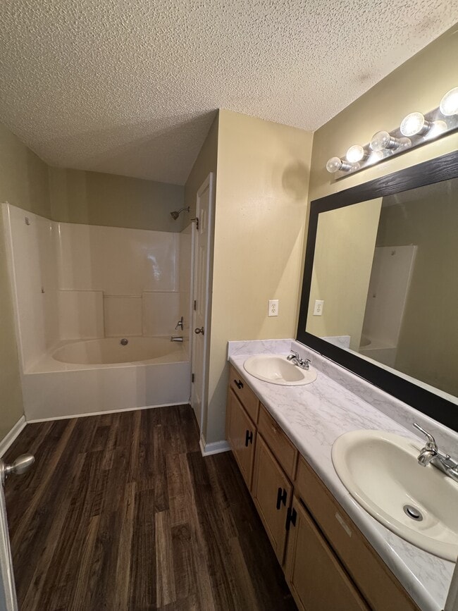 Foto del edificio - 255 Timber Wolf Trail