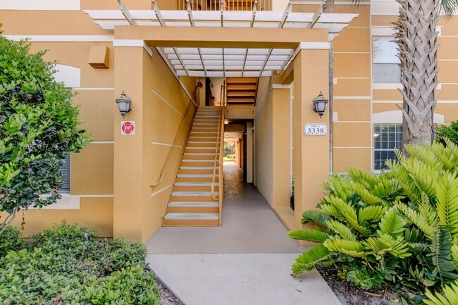 Building Photo - Spacious 3bed/2bath Condo in the Stonebrid...