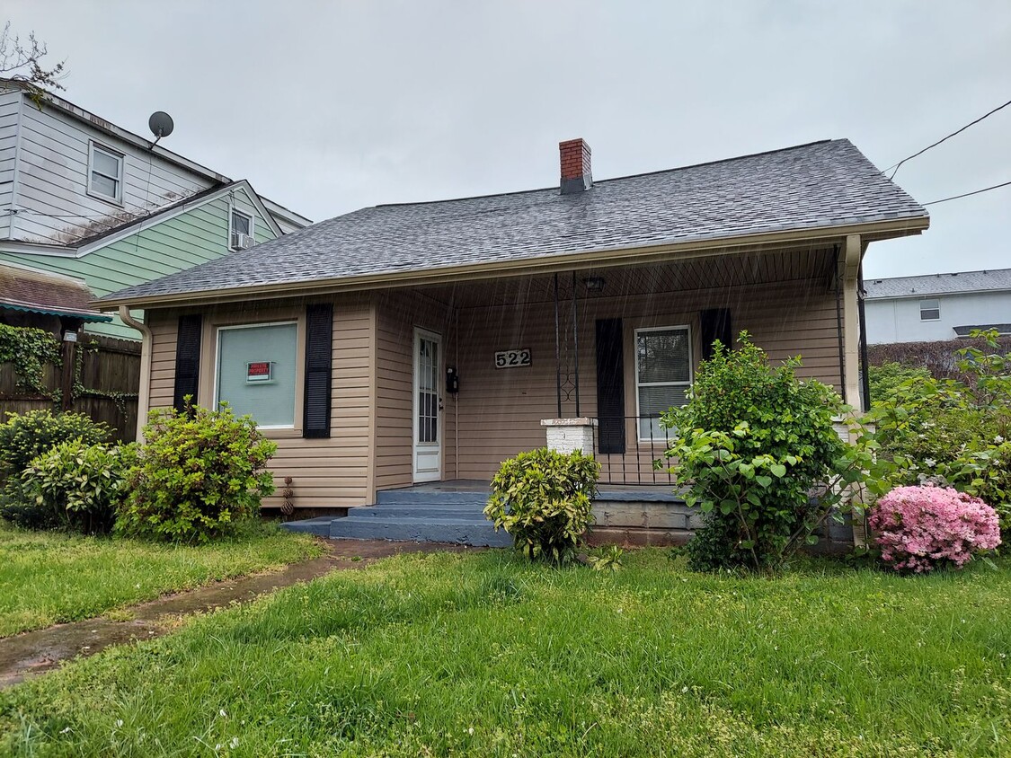 Primary Photo - COMING SOON! 3 BEDROOM 1 BATH IN WINSTON-S...