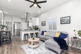 Building Photo - 2643 G St