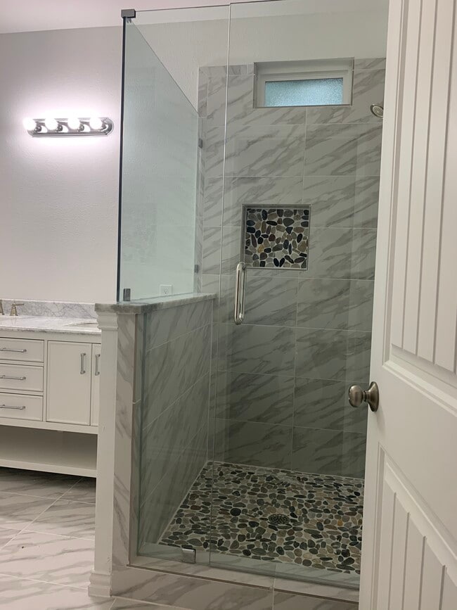 Master shower - 425 Bass Rd