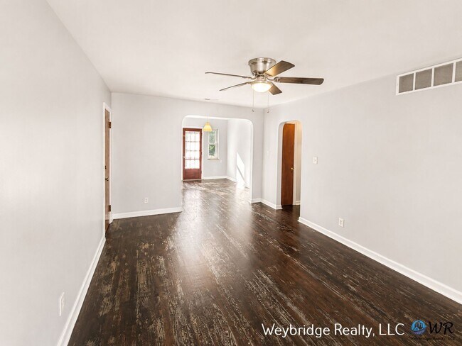 Foto del edificio - 3518 Hazelwood Ave