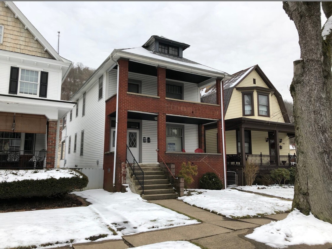 1st floor apartment - 404 Richland Ave