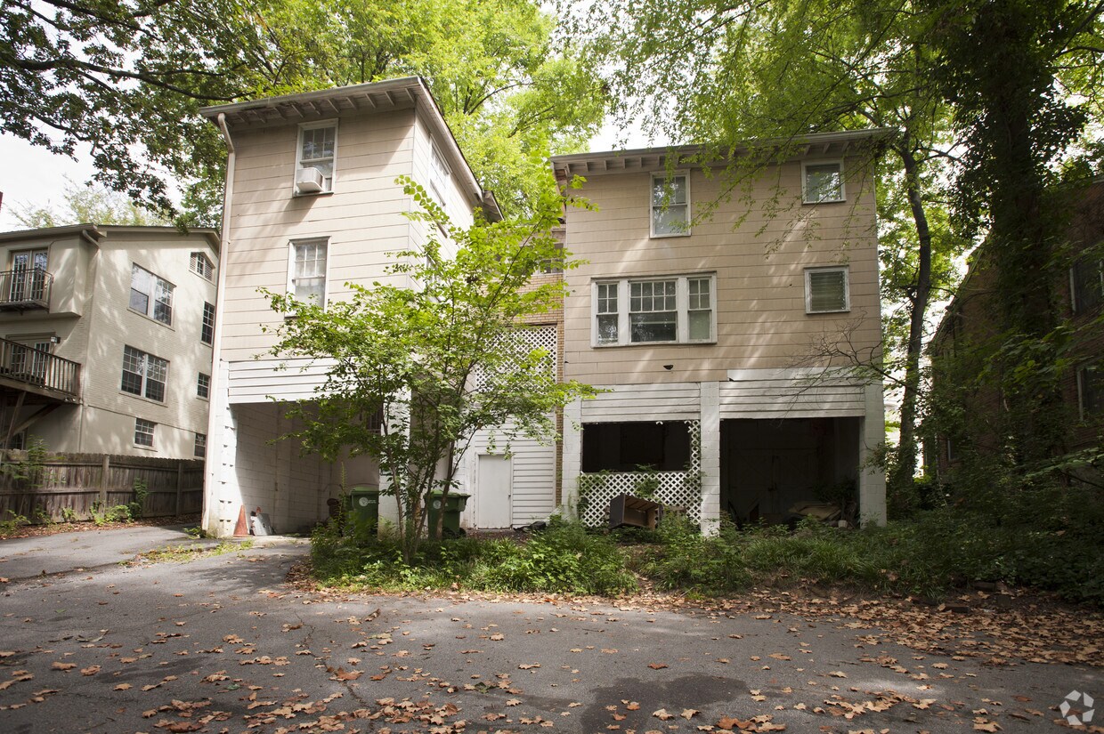 Building Photo - 3715 Peachtree Rd NE