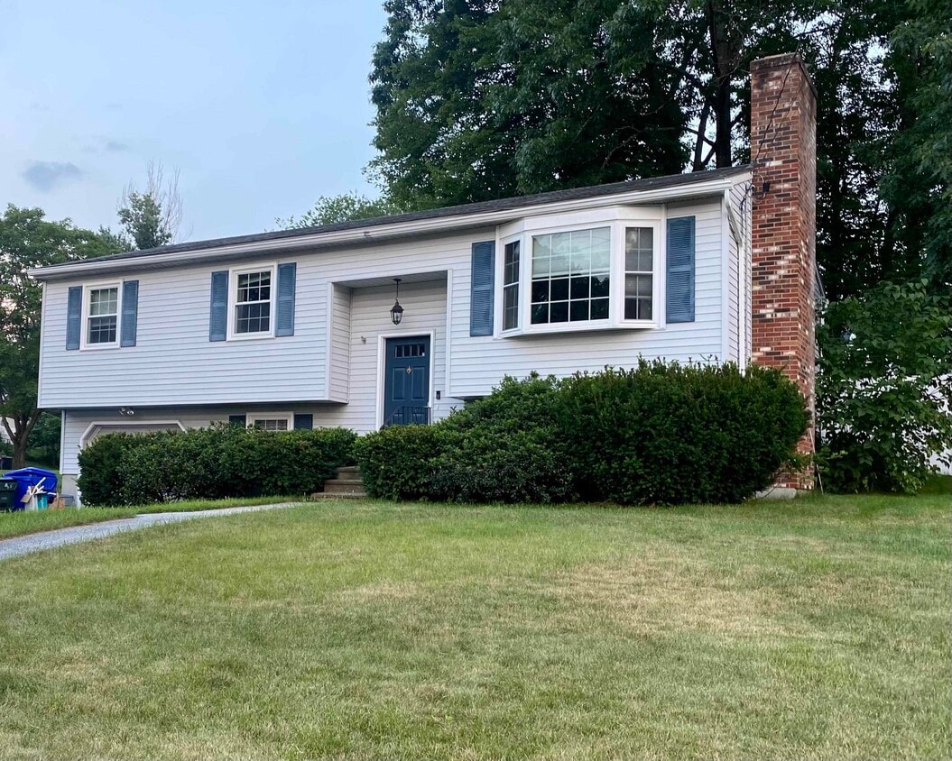 359 Blevens Dr, Manchester, NH 03104 House Rental in Manchester, NH