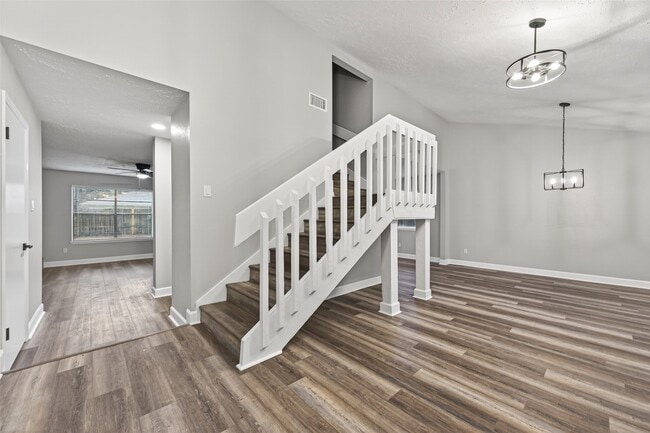 Building Photo - 16222 Cypress Point Dr