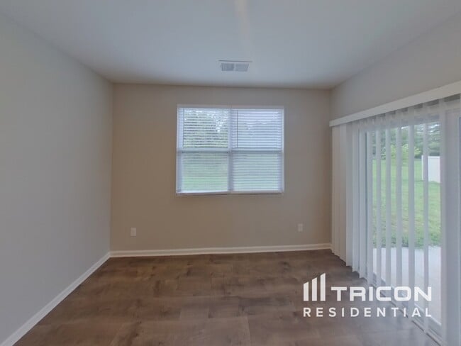 Building Photo - 233 William Dylan Drive Murfreesboro TN