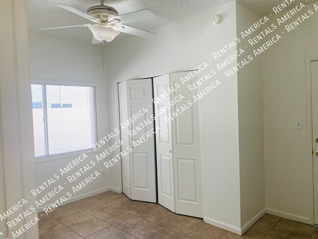 Building Photo - 2723 S Estrella Cir