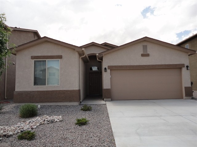 Foto principal - 1251 Desert Paintbrush Loop NE