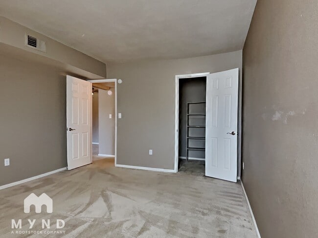 Building Photo - 5877 N Granite Reef Rd