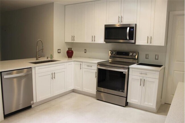 Foto del edificio - 1518 Primrose Ln