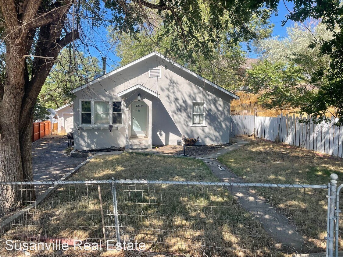 3 br, 1 bath House 1027 N Railroad House for Rent in Susanville, CA