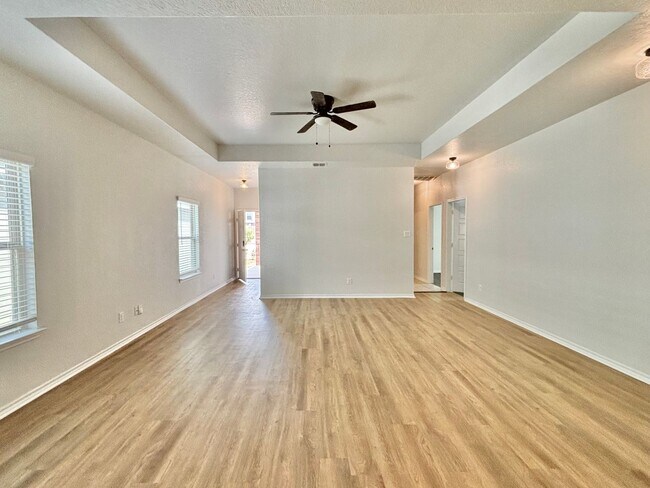 Building Photo - Modern one-story, 4 bedroom rental!