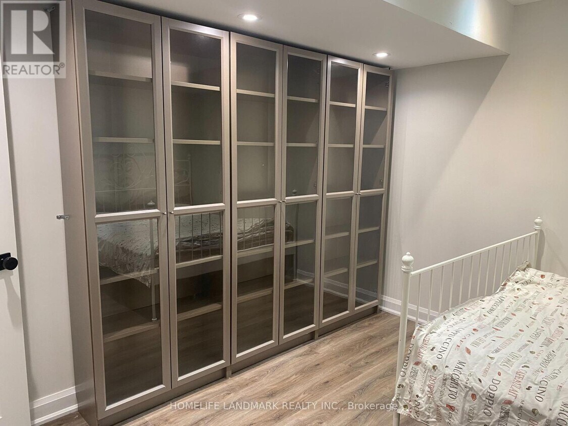 Photo du bâtiment - 2251 Nena Crescent