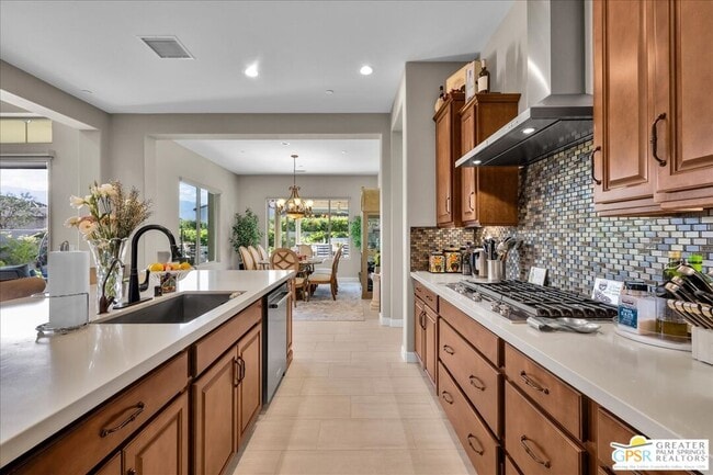 Building Photo - 81 Claret