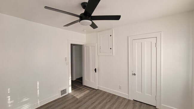 Foto del edificio - 1276 W 89th St