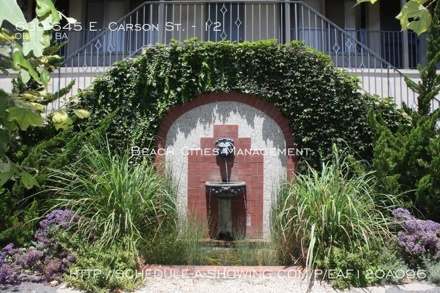 Upper Studio Apt In Bixby Knolls Room for Rent in Long Beach, CA