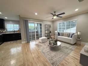 Building Photo - 7152 Fulton St